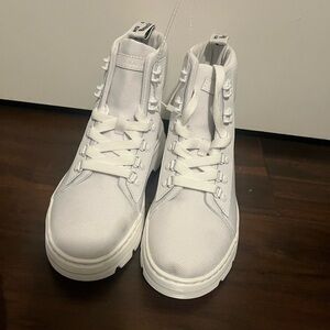 Dr. Martens Canvas White Women’s Size 7